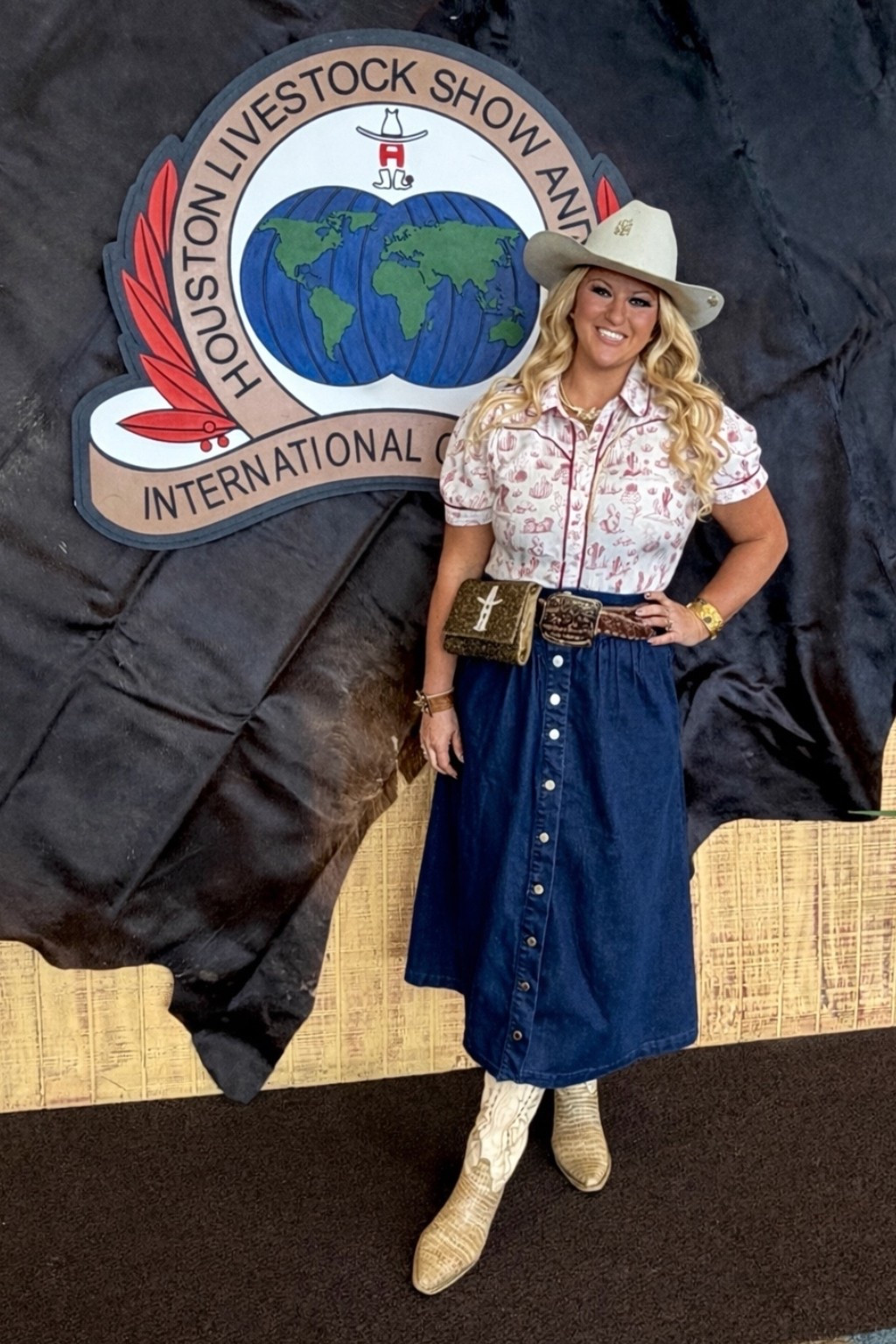 Classic rodeo fits are some of my favorites! Some of my favorite new pieces this year are from Cavender’s-this one was great for the hot temps in Houston right now  