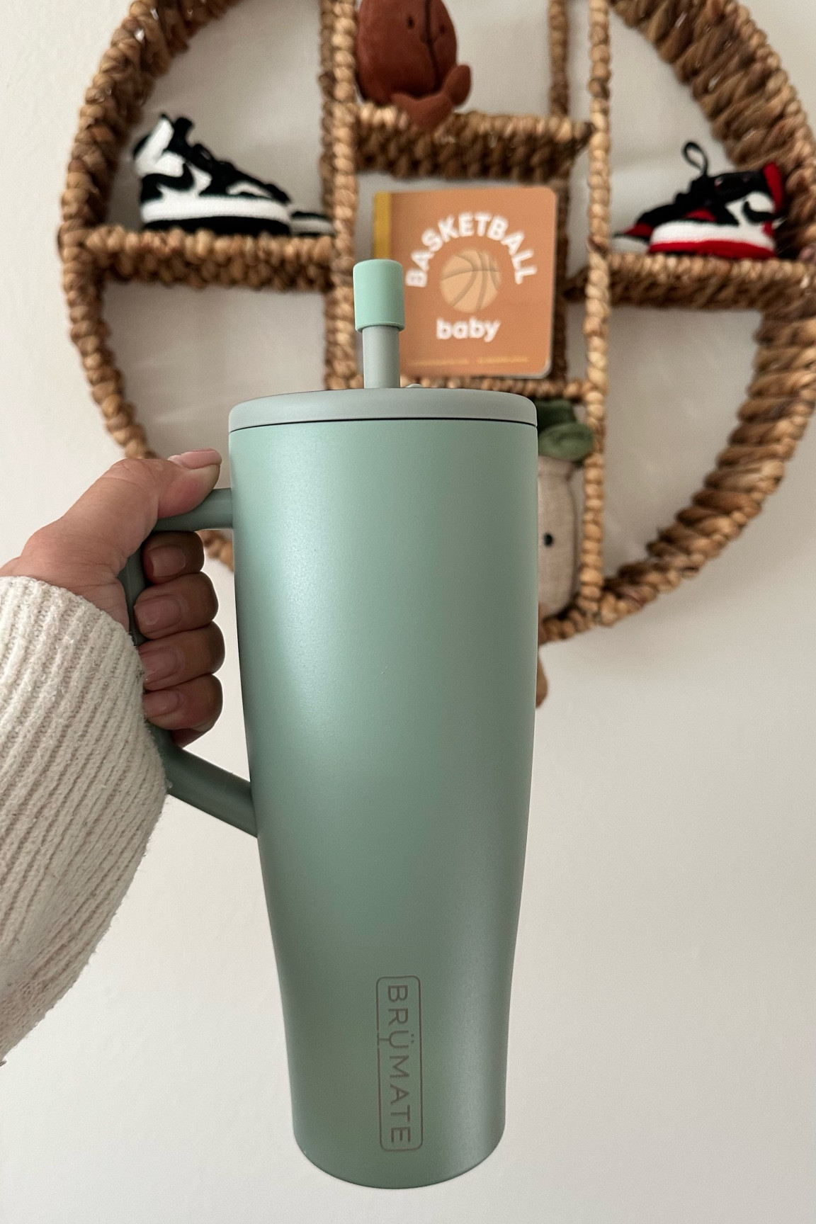 Pregnant mom/new mom MUST HAVE! The Brümate Era 40oz will help you reach your water intake goals!

#LTKGiftGuide #LTKFindsUnder50