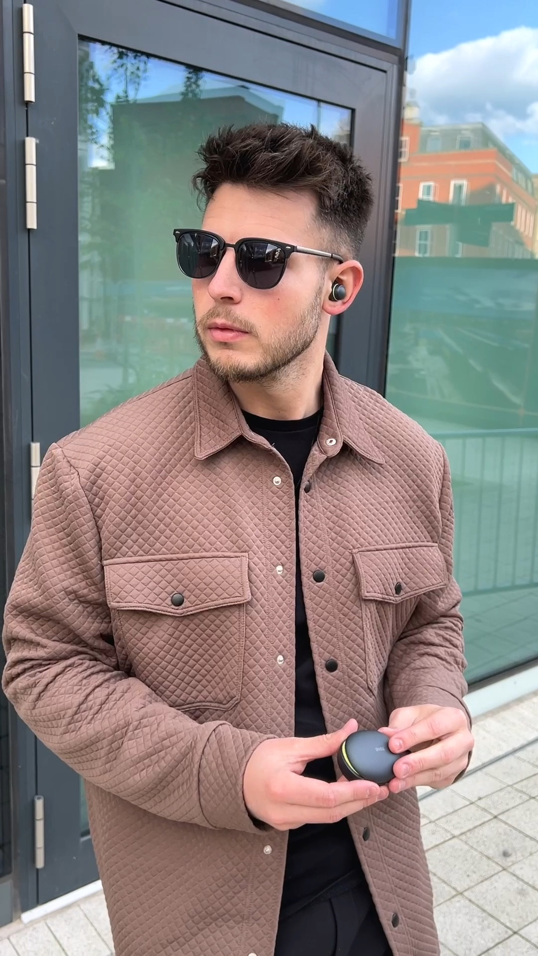 My current daily routine with the @lg_tonefree earbuds! Whether it’s going to the gym or going on a run these are the perfect ear phones👌🏼 

The medical grade silicone of the ear gel is so soft, comfortable and they really stay in even when you’re exercising. The noise cancelling is great and thanks to their incredible technology by Dolby Atmos the sound feels like it’s surround sound but it can still pick up voices if you want to hear surrounding conversations or someone calling your name. 


#LG #LGTONEfree #ad @lg_uk 
