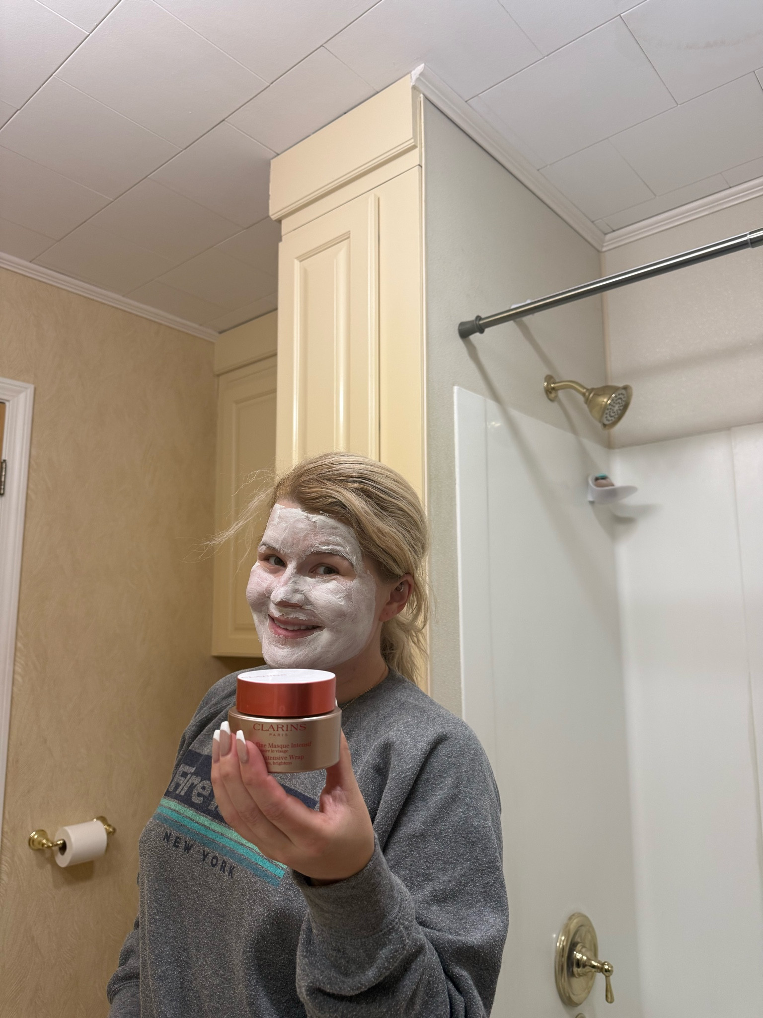This Clarins de-puff mask is perfect after a fun weekend.

#LTKselfcare #LTKBeauty #LTKPetite