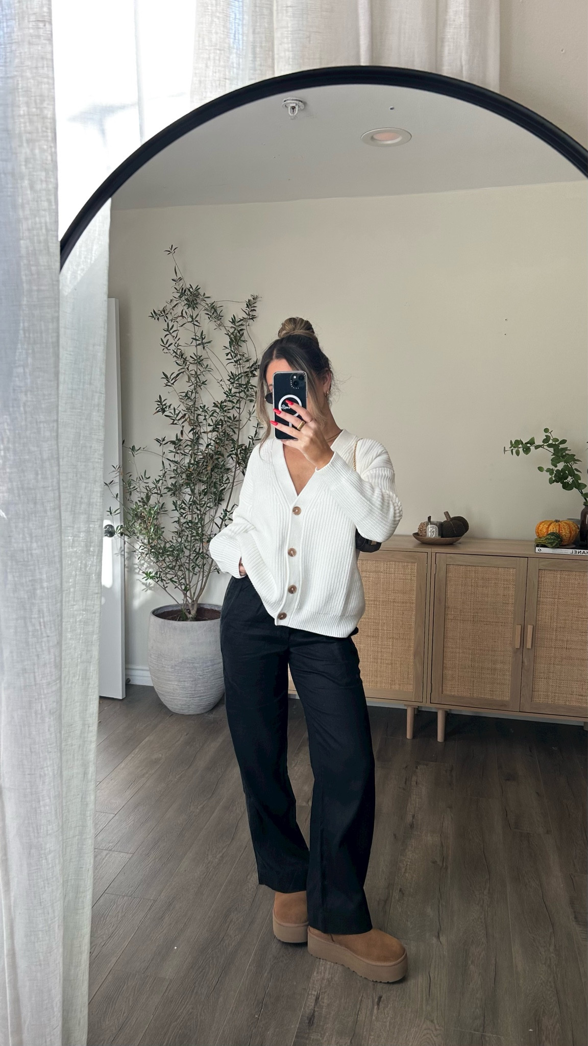 Knit cardigan and linen pants 

#LTKstyletip