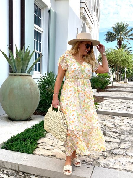 Amazon dress outfit 

Maxi dress, boater hat, straw handbag, slide sandals

Wearing a large. Fits true to size. This dress is super lightweight and has an inside lining. I highly recommend it for a beach vacation or as a wedding guest dress! It’s under $50 too and comes in several colors!



#LTKseasonal #LTKswim #LTKtravel #LTKwedding #LTKstyletip #LTKunder50