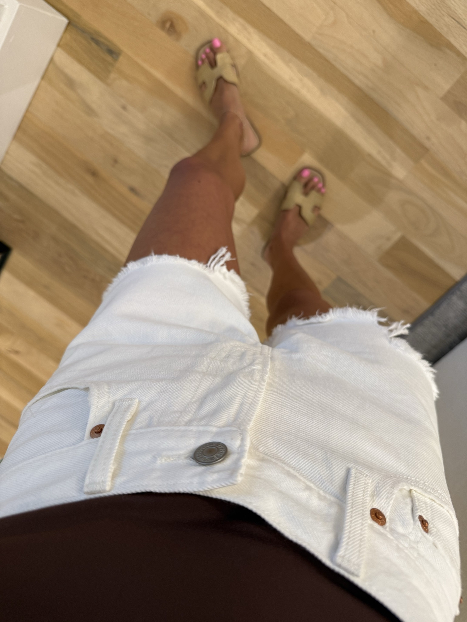 Levi’s denim shorts size 23 spring outfit 

#LTKootd #LTKPetite #LTKSaleAlert