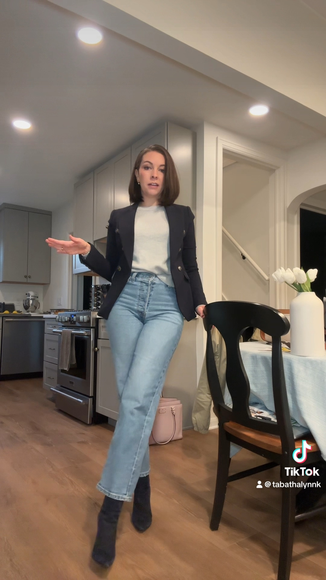 A little grey and navy combo casual outfit for work this morning! You can’t go wrong with a blazer and jeans!  


#LTKStyleTip #LTKShoeCrush #LTKWorkwear