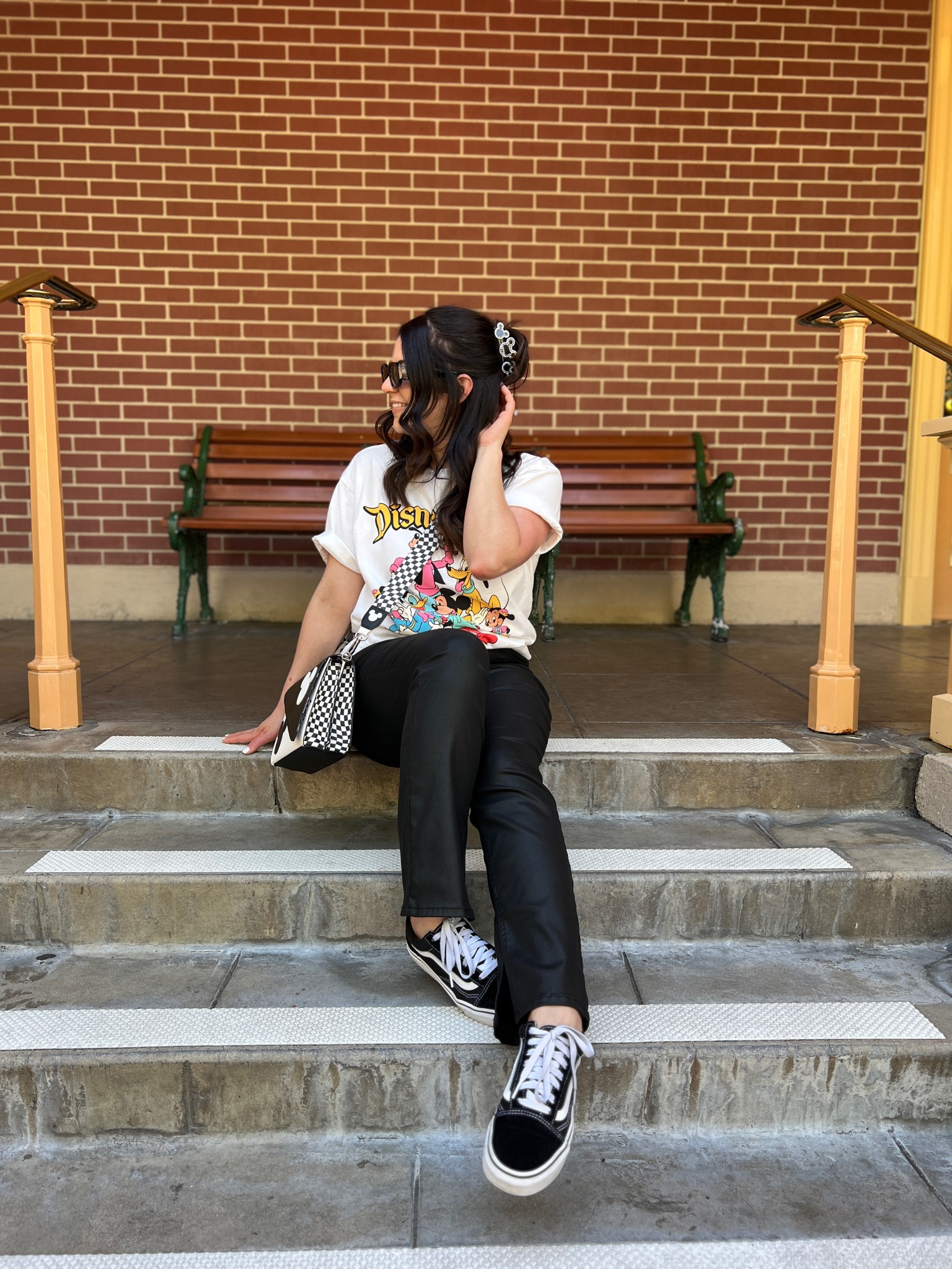 🤍🖤🤍🖤

#disneyland #disneyparks #disneystyle

#LTKsalealert #LTKstyletip #LTKunder100