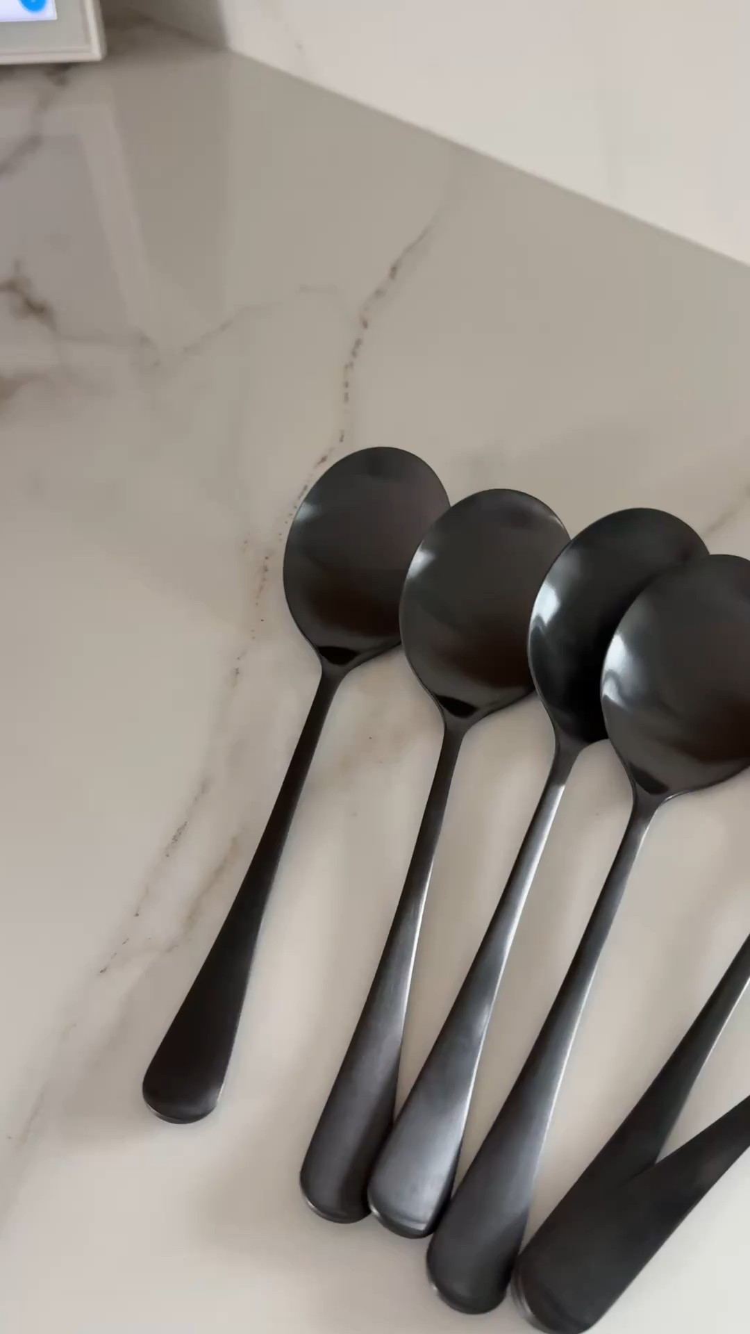 Amazon serving spoons that look just like my pottery barn flatware! Perfect for hosting this season 

#LTKfoodie #LTKHoliday