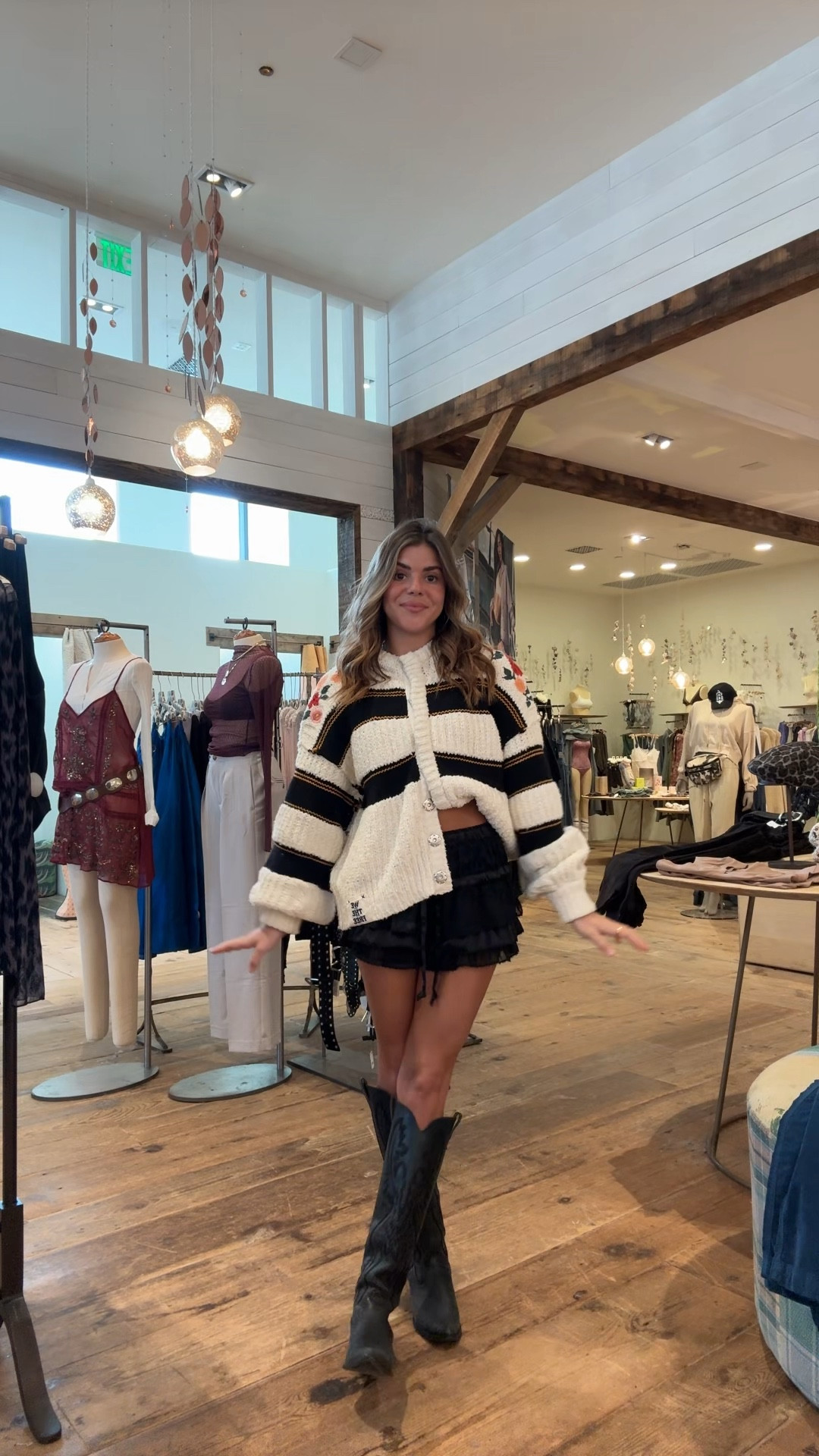 wearing an xs in the sweater! 🫶🏽

#LTKStyleTip #LTKSeasonal