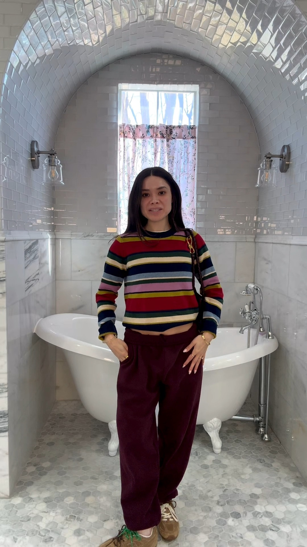 sweatpants outfit

Casual outfit, errands outfit, petite fashion, Aritzia sweats


#LTKootd #LTKSaleAlert #LTKPetite