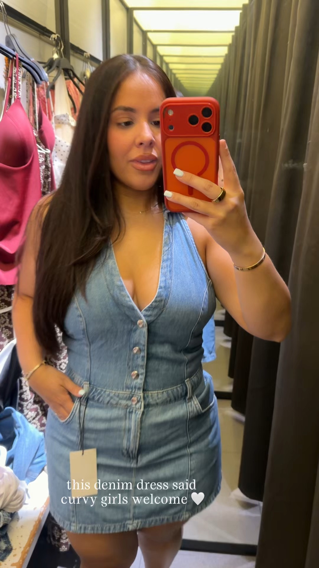 This denim dress from Zara is too good and fits the curves so good! Wearing size L

#LTKMidsize #LTKootd