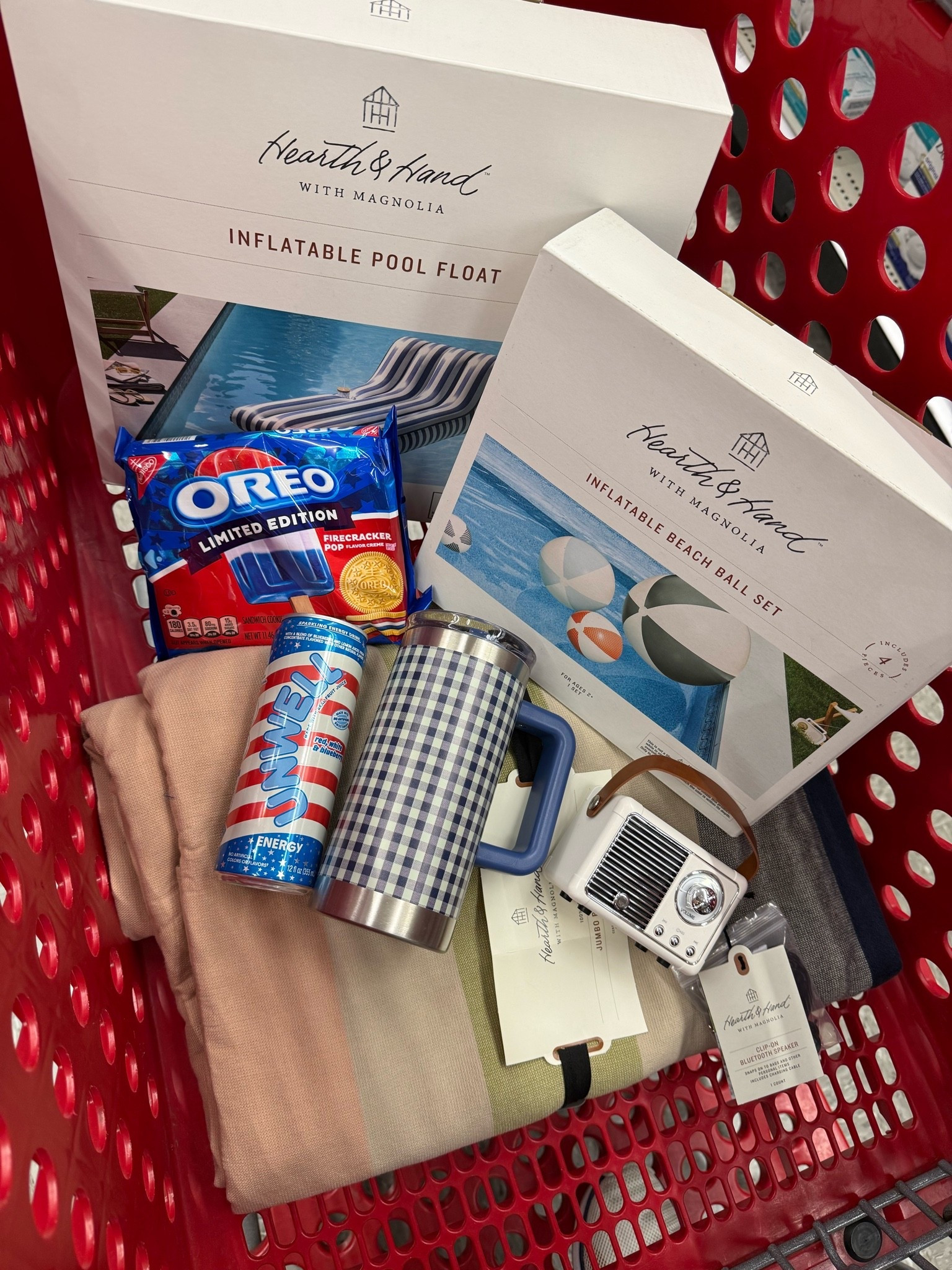 @target #ad #sponsored
Grabbed a few summer essentials for hosting 🩵🌞