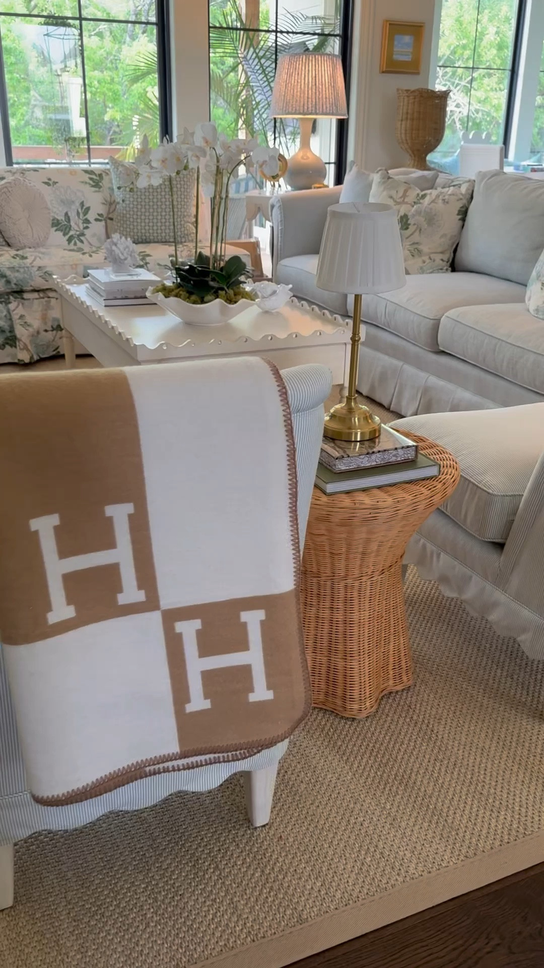 Living room decor! ADORE this cordless light marked down to $29 today! 