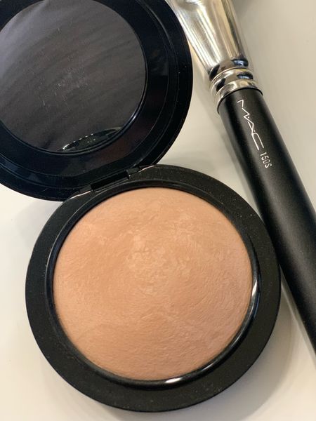 Love this powder for a natural finish

#LTKbeauty #LTKstyletip
