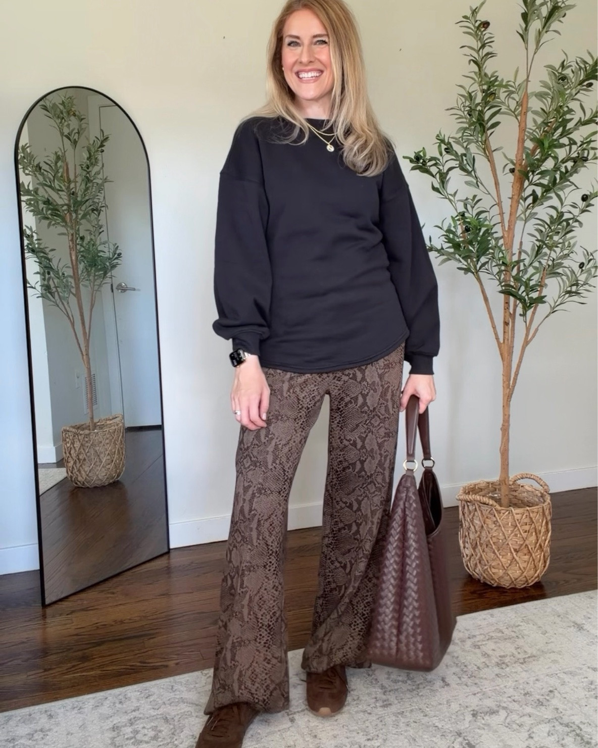 Walmart fall outfit idea with this cinched waist sweatshirt (tts small) and scubaknit pants (tts small). #walmartfashion