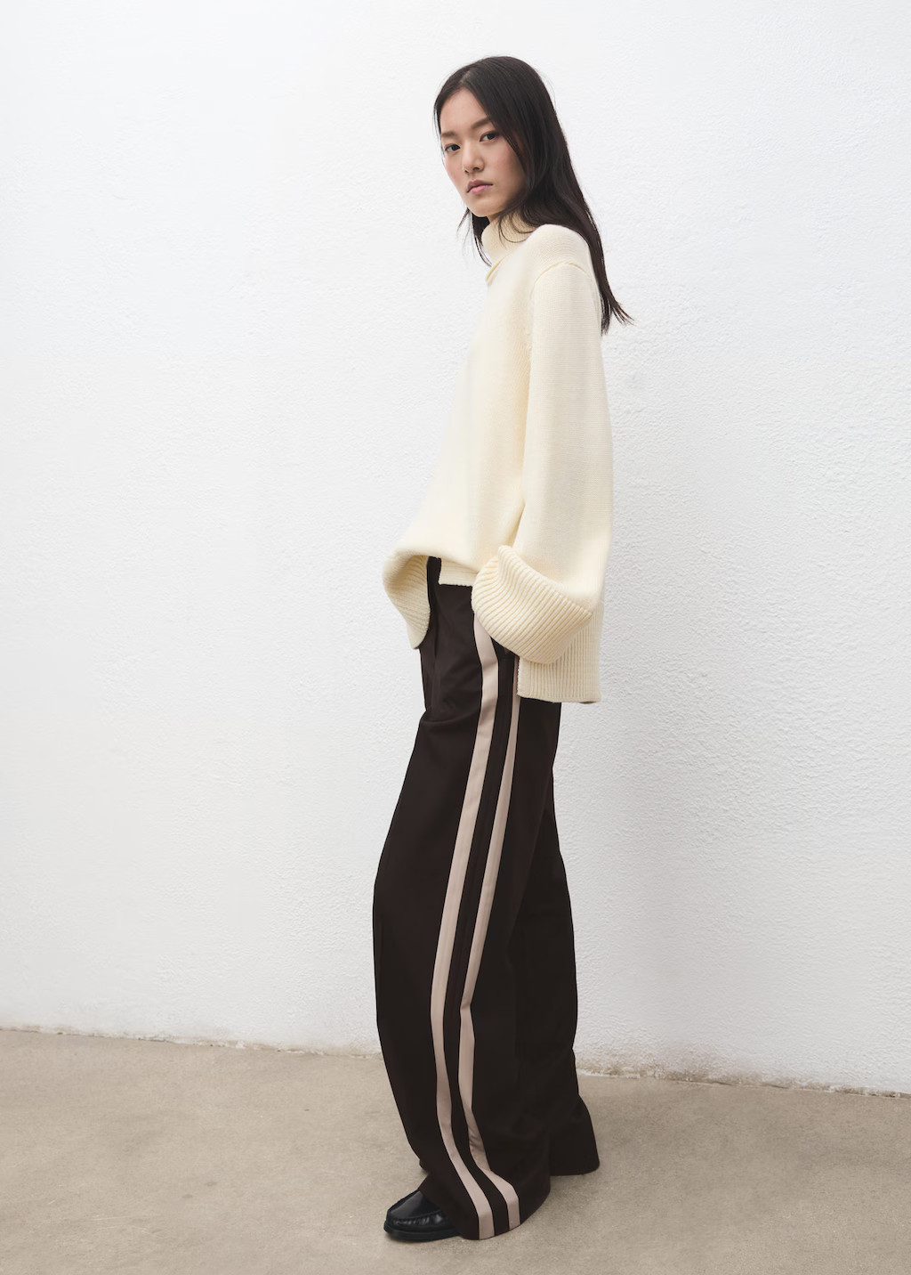 Wide-leg trousers with contrasting stripe chocolate - Woman - 0 - MANGO | Mango (US/MX/AU)