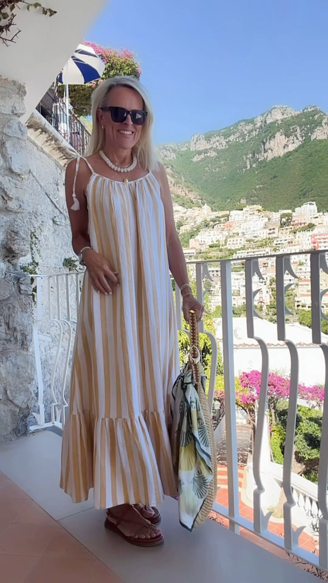 50% off this dress!! Perfect for a lemon Grove tour in Positano 
Sized down one size  in XS ￼￼