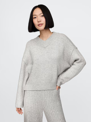 CashSoft Cropped High V-Neck Sweater | Gap (US)