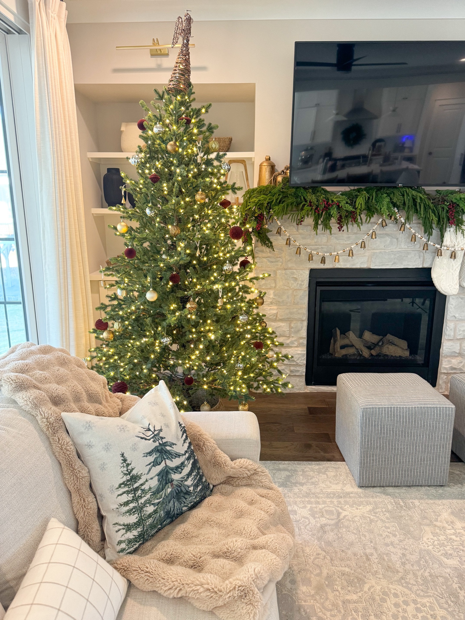 ✨Christmas Decor 

#christmaspillows #christmasdecor #holidaypillows #velvetpillow #christmasdecorating #homedesign #homestyling #modernchristmasdecor #neutralchristmas
Christmas tree, Christmas ornaments, mantle decor, Christmas garland, Christmas fireplace, twinkle tree 

#LTKHome #LTKHoliday #LTKSeasonal