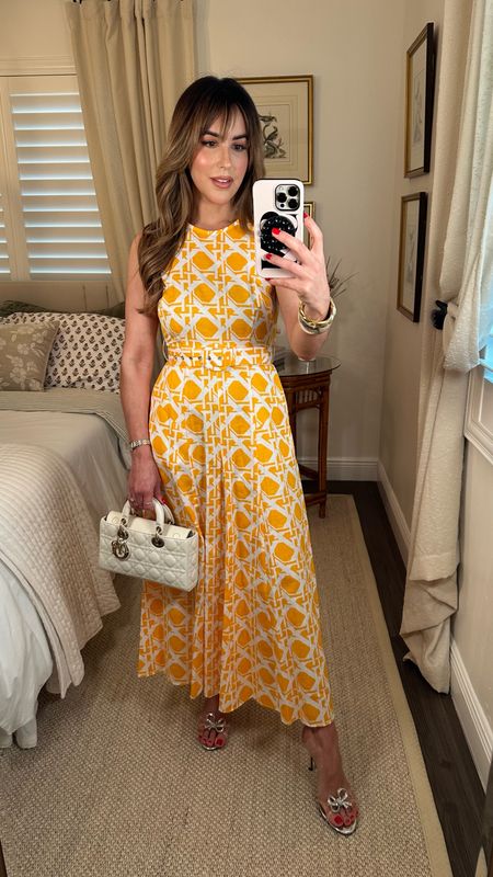 #OOTN for dinner with DvF x Olivela. Use code EMPWR20 for 20% off thru 4/15  

spring dresses, midi dress, Diane Von Furstenberg, bow sandal

#LTKfindsunder100 #LTKSeasonal