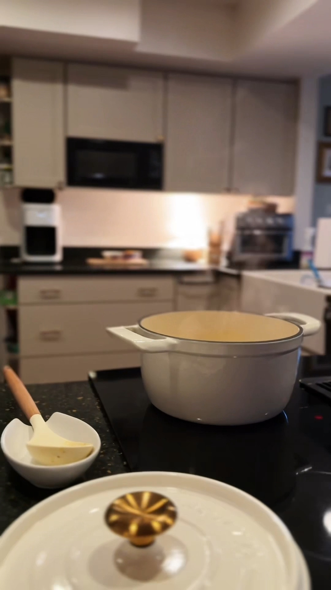 White Chicken Chili 

Melt butter in a pot.
Sauté onion + minced garlic.
Add paprika, Italian seasoning & cumin.
Stir in Great Northern beans, corn & green chilies.
Add cooked, shredded chicken + chicken broth.
Finish with ½ block cream cheese (or the whole block if you’re feeling wild 😏).
Once cream cheese is melted — serve & enjoy.

#LTKvlog #LTKdayinmylife #LTKHome