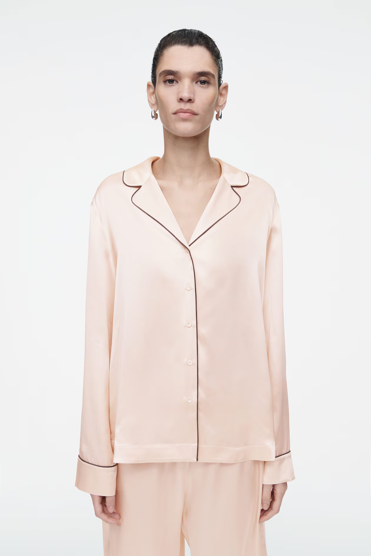 CHEMISE DE PYJAMA PASSEPOILÉE EN SOIE - ABRICOT | COS (EU)