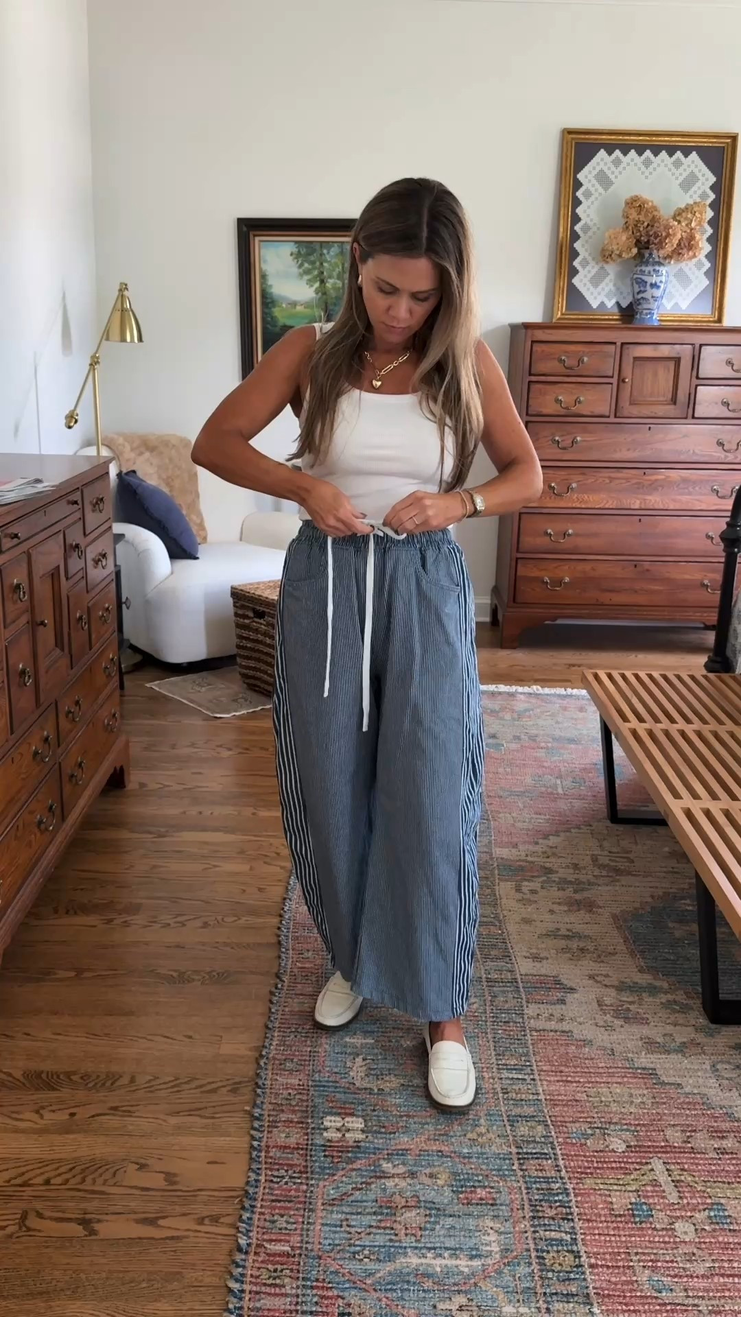 Cute fall outfit

Draw string pants 

#LTKSeasonal #LTKOver40 #LTKPetite