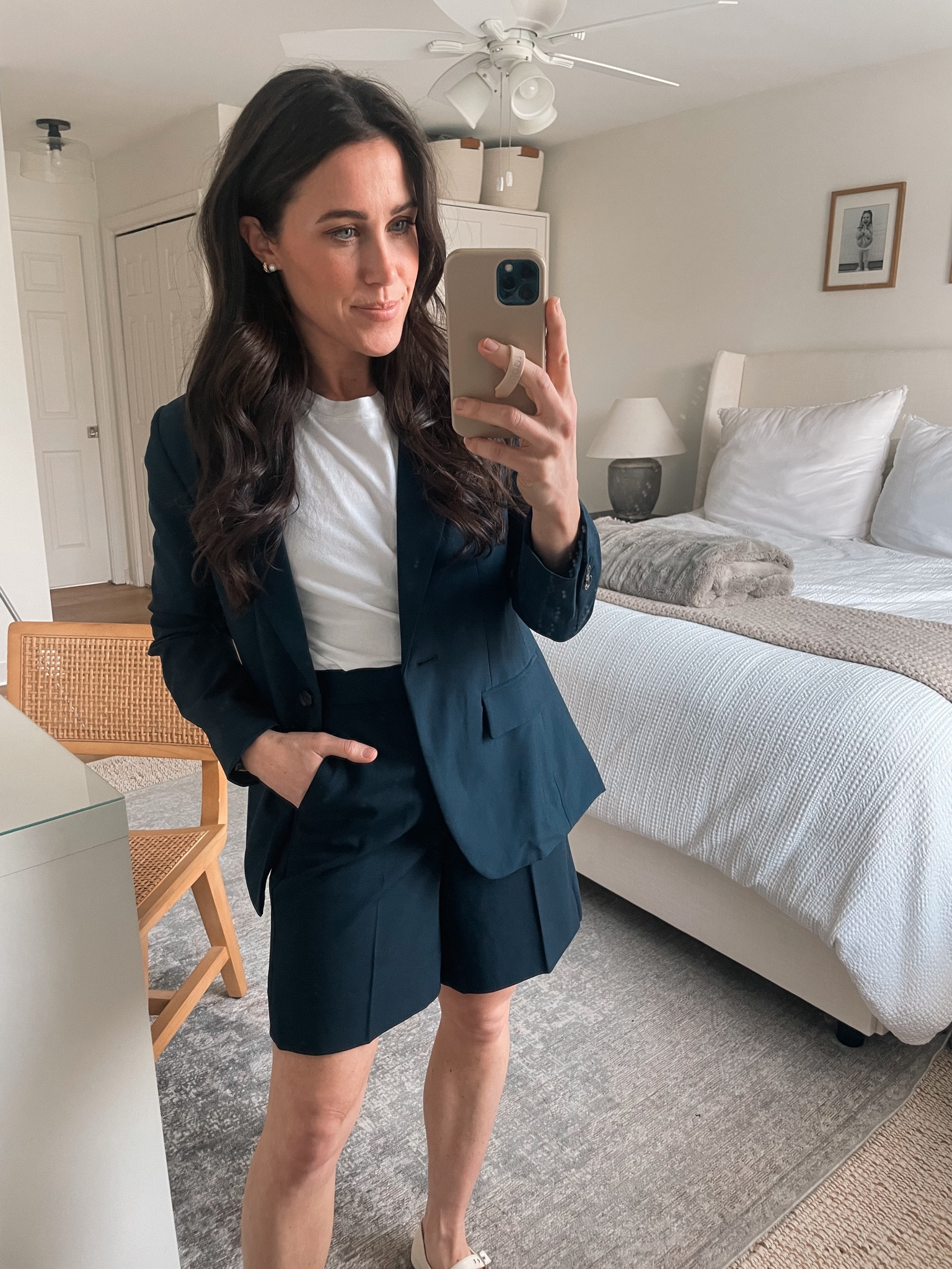 Banana Republic Factory
Blazer 0
Shorts 0

#LTKfindsunder100 #LTKSeasonal #LTKsalealert