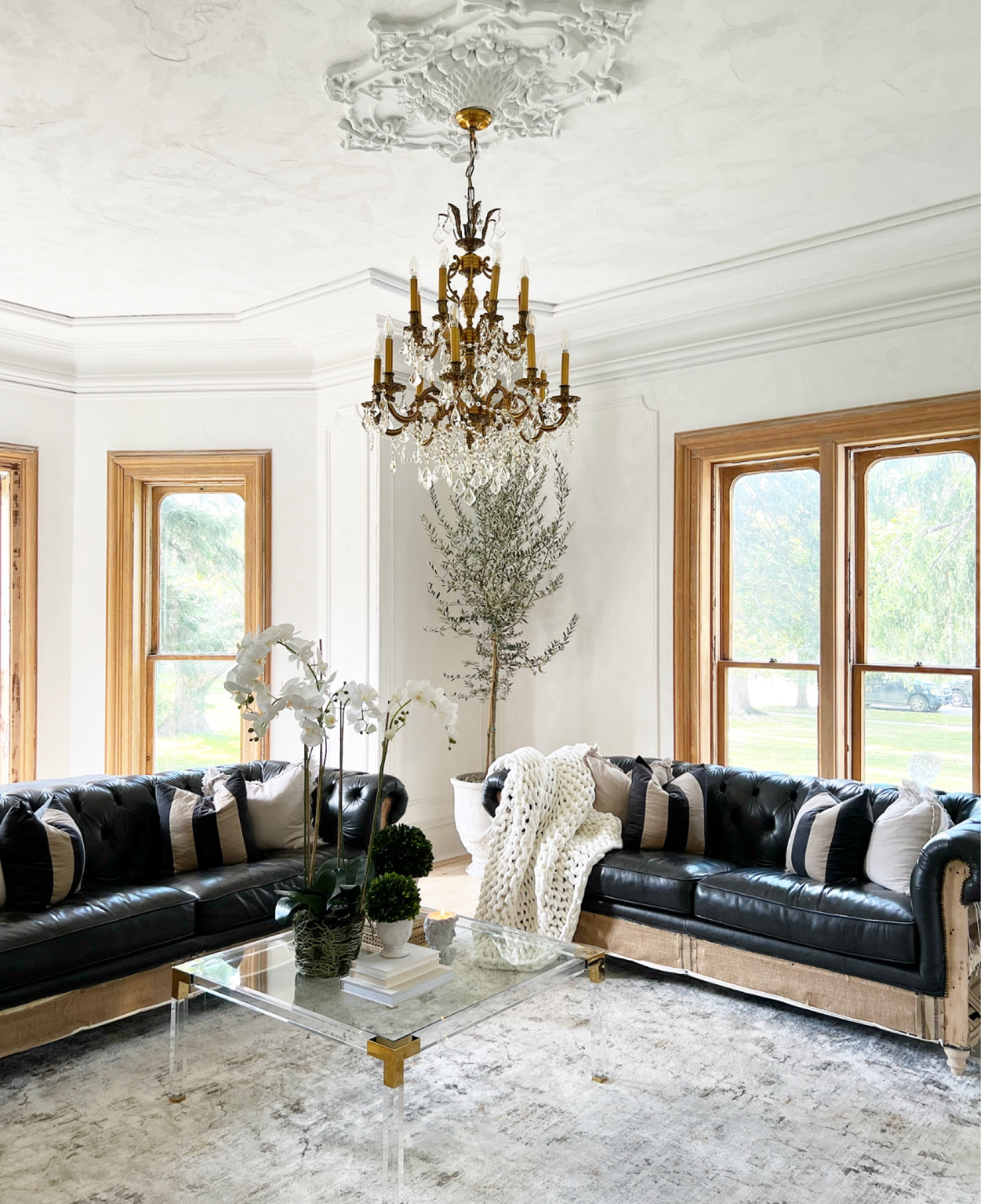 Living room fall refresh! 

#LTKstyletip #LTKhome #LTKSeasonal