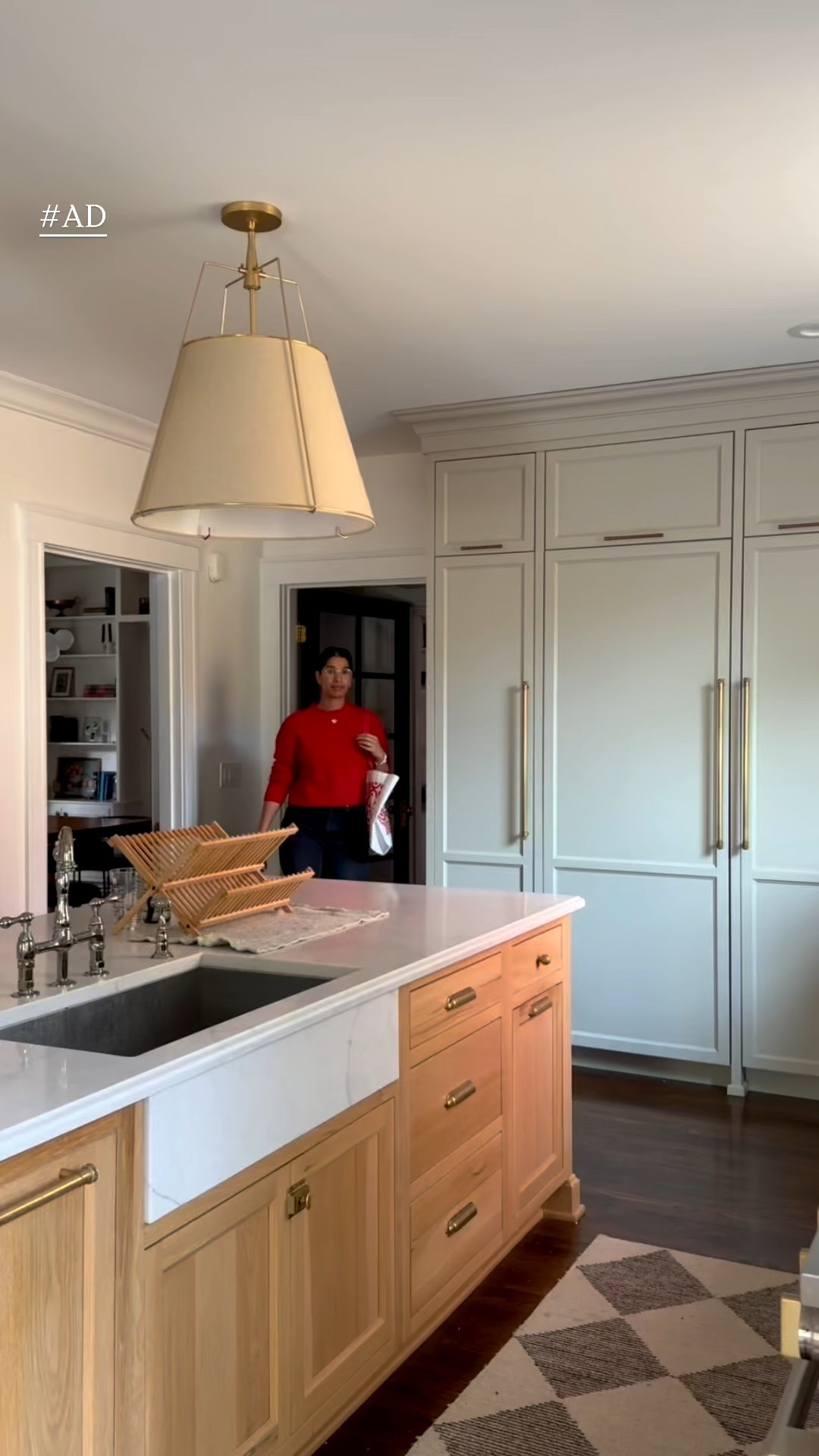 #AD Anyone else fully embracing the cozy nights and craving chili every night? This White Bean Chicken Chili is a staple in our house and I love using Chobani’s Greek Yogurt to up the protein and nutrition. It’s the perfect swap for a heavier cream and you will not be disappointed by the flavor. 

Like this reel and comment ‘CHILI’ and I’ll send the recipe and details straight to you! 

@target @chobani #TargetPartner #Target #HolidayRecipes #HealthyRecipes #EatClean