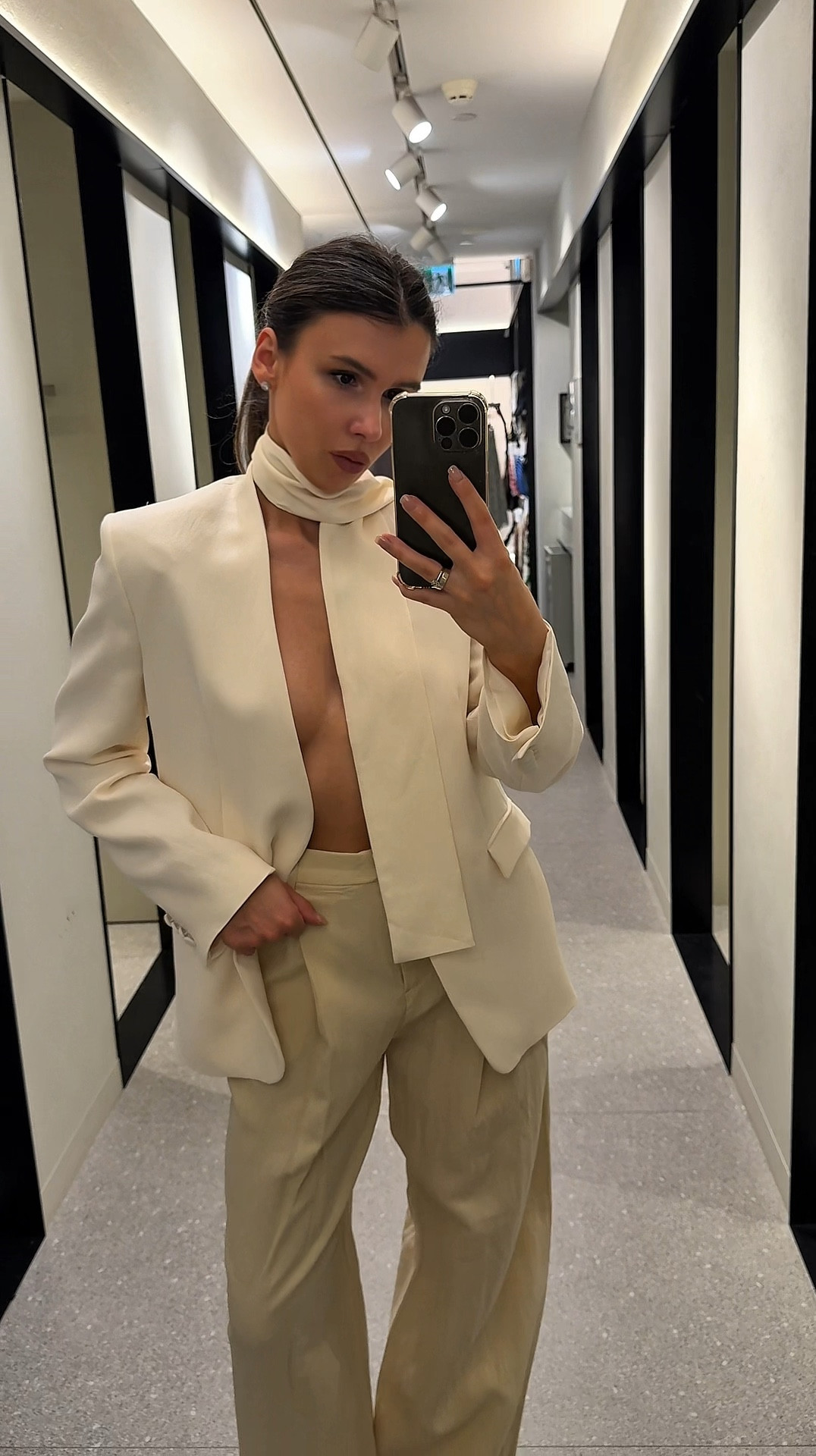 For reference, I’m usually XS/S (EU 34–36).
Blazers: 36 (S)
Trousers: 36 (S)
Shoes: 39 (I usually wear 38.5, depending on the fit)
#LTKstyle #LTKblazer #LTKbeige #LTKspring 

#LTKMothersDay #LTKgrwm #LTKootd