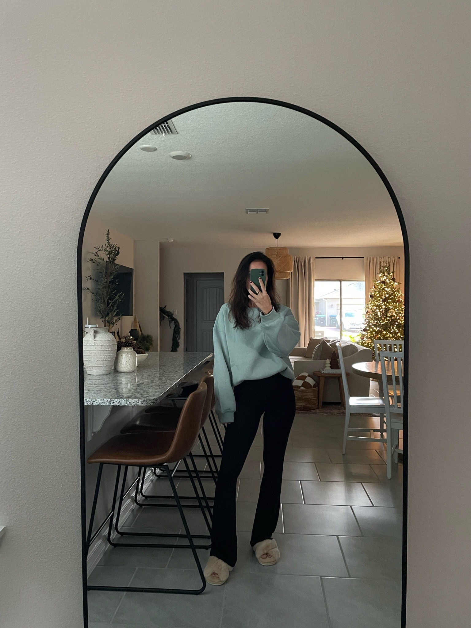 Arched full length oversized mirror. Quality is 🤌🏼



#LTKGiftGuide #LTKhome