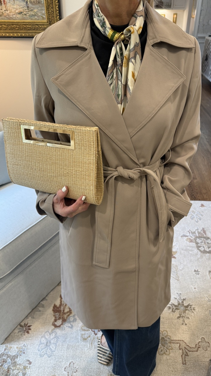 The price point on this trench is so good for the quality and look.

#LTKTravel #LTKOver40 #LTKWorkwear
