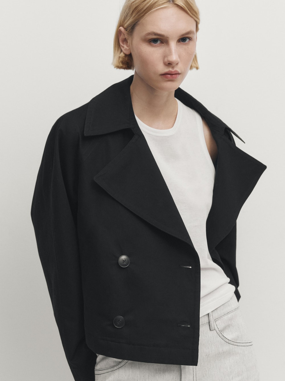Black cotton blend short trench coat | Massimo Dutti US