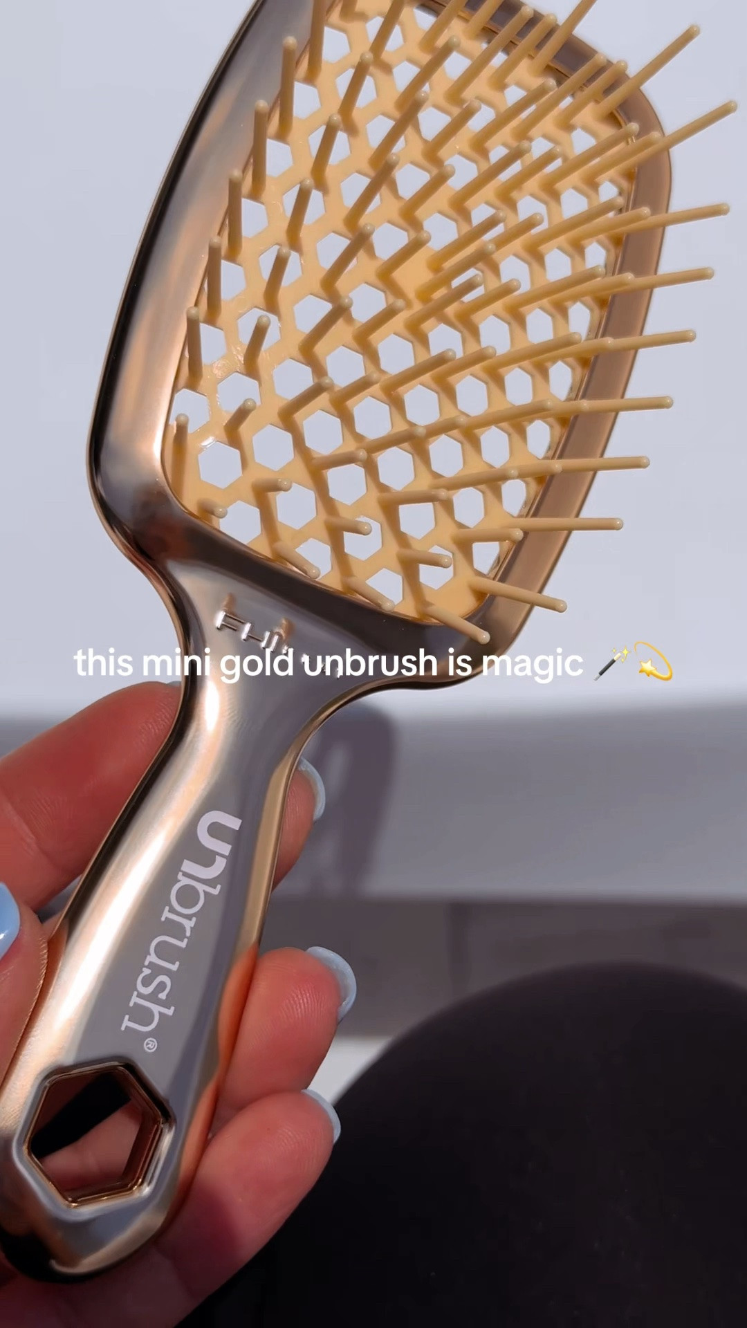 why everyone needs a mini unbrush in their bag rn:
✔️ fits in literally any purse or pocket
✔️ detangles without the pain
✔️ perfect for gym bags, car cupholders, desk drawers
touch ups have never been this easy 🪮✨

#unbrush #detanglingbrush #hairtok #girlythings #travelbrush

#LTKBeauty #LTKTravel