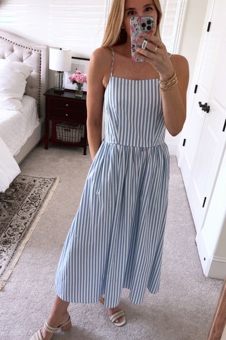 Girls, this dress is so good!!! Under $40, soft, comfortable to wear and adorable. The sandals are comfy the first time you wear them and true to size. I’m 5’7” wearing a size small in the dress. #walmartpartner @walmartfashion #walmartfashion