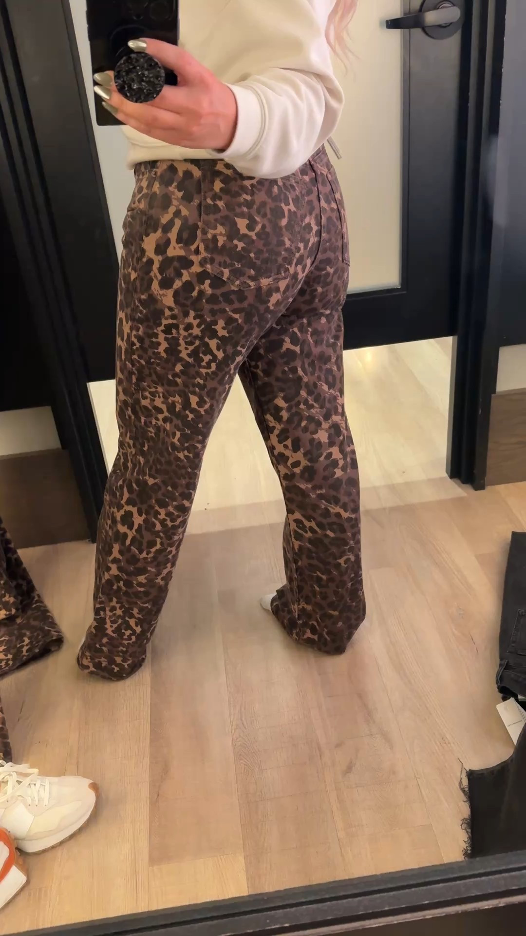 I would size down in these pants because they stretch out! Wearing a 28 and wish I would’ve sized down. Perfect length for my petite girls bc you can wear with heels and tennis shoes  

Leopard print denim, leopard print pants, holiday outfit

#LTKHoliday #LTKSaleAlert #LTKPetite