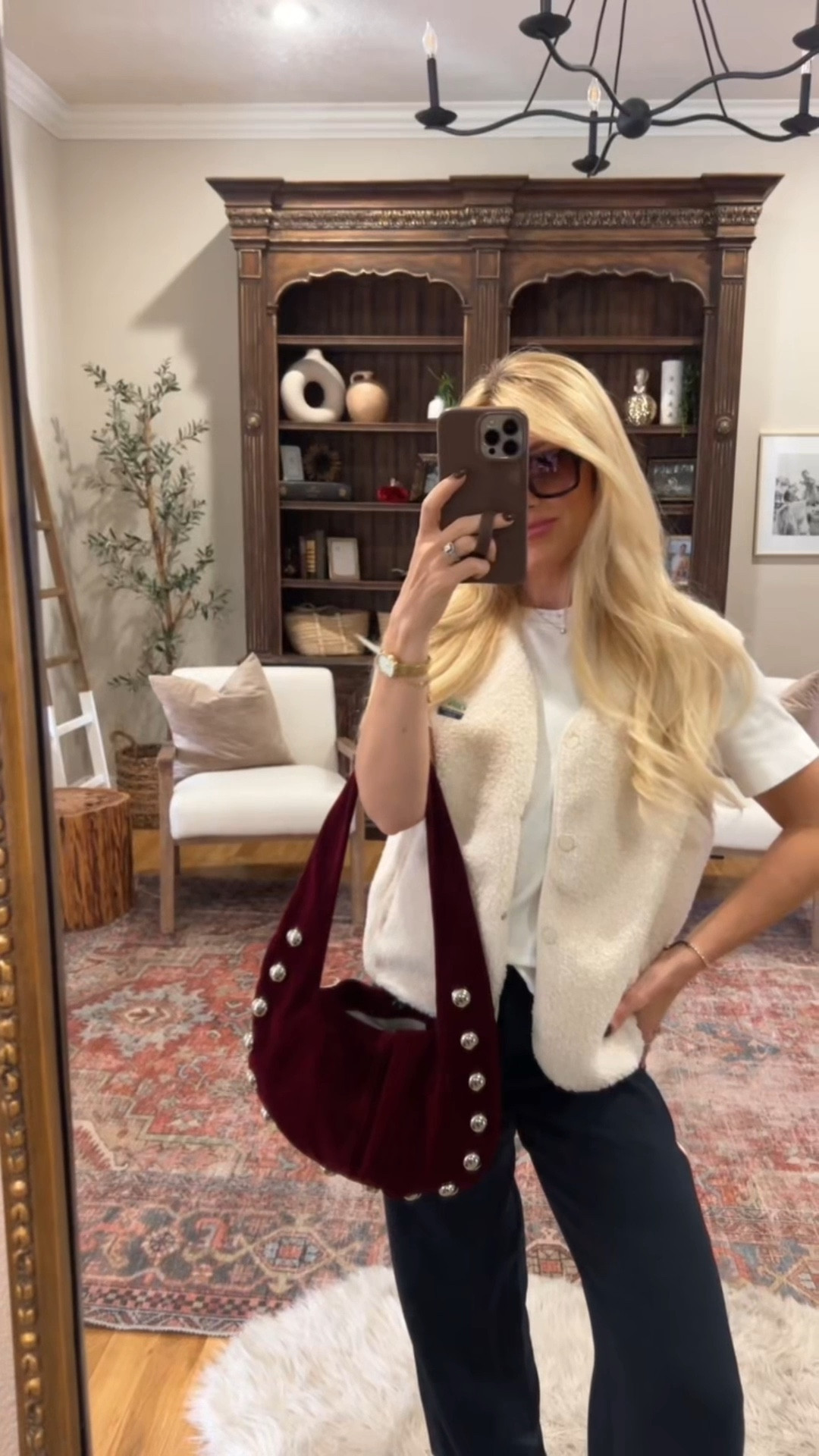 Can’t get over this American Vintage look a-like fleece vest🤌🏻 comfy piece I’ve been loving this fall- wearing XS in everything | Aritzia thesis pant | studded bad | petite friendly 

#LTKootd #LTKFindsUnder100 #LTKPetite