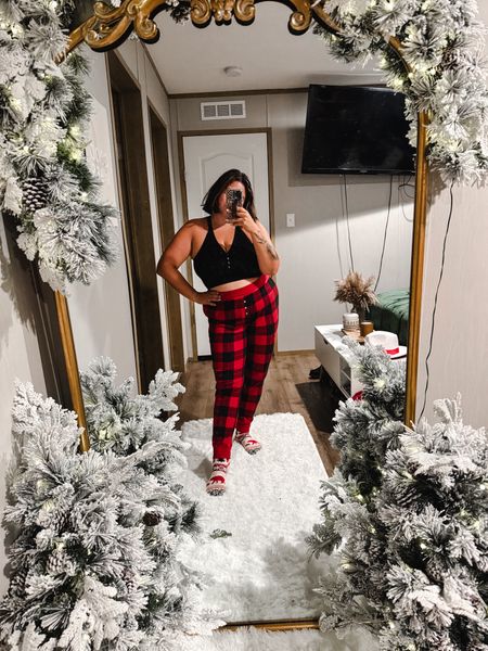 Christmas is here and that means it’s acceptable to wear plaid and fuzzy socks! 

Comfy 
Cozy outfit 
Christmas outfit 
Women’s fashion
Women’s winter style
Plaid
Flannel
Bralette
Buffalo Plaid

#LTKHoliday #LTKplussize #LTKSeasonal