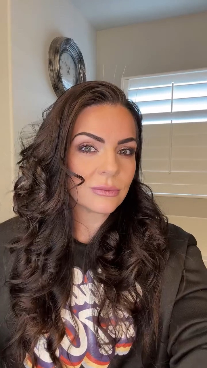 GRWM in 1 min and 20 seconds. Let me know what parts you’d like to see in more detail and we can play! 

#grwm #makeuptutorial #makeupartist #utahmicroblading #utahbrows