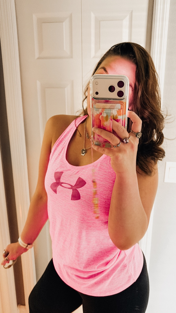 My absolute FAVORITE @wallicases to date 🌊😍🌸💖
Use code CLEIGH10 for 10% off at walli site!! 

#unboxing #summervibes #barbievibes