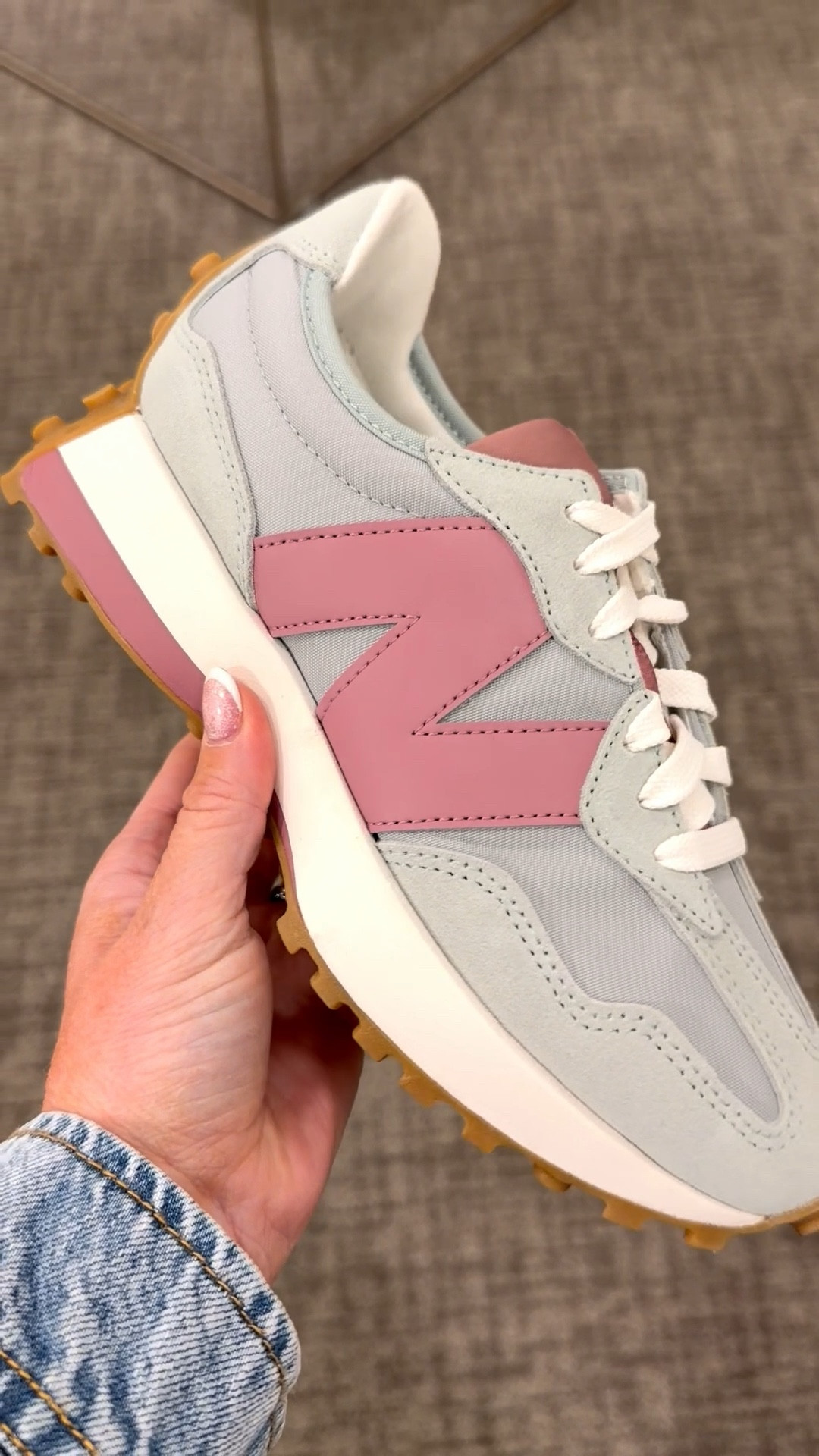 Loving this color combo in my fave new balance 327s 

#LTKfitnessgoals #LTKActive #LTKgrwm