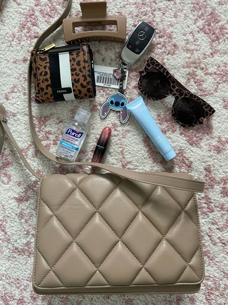Quilted shoulder bag from H&M and all of my daily beauty and style essentials  

#LTKunder50 #LTKitbag #LTKbeauty