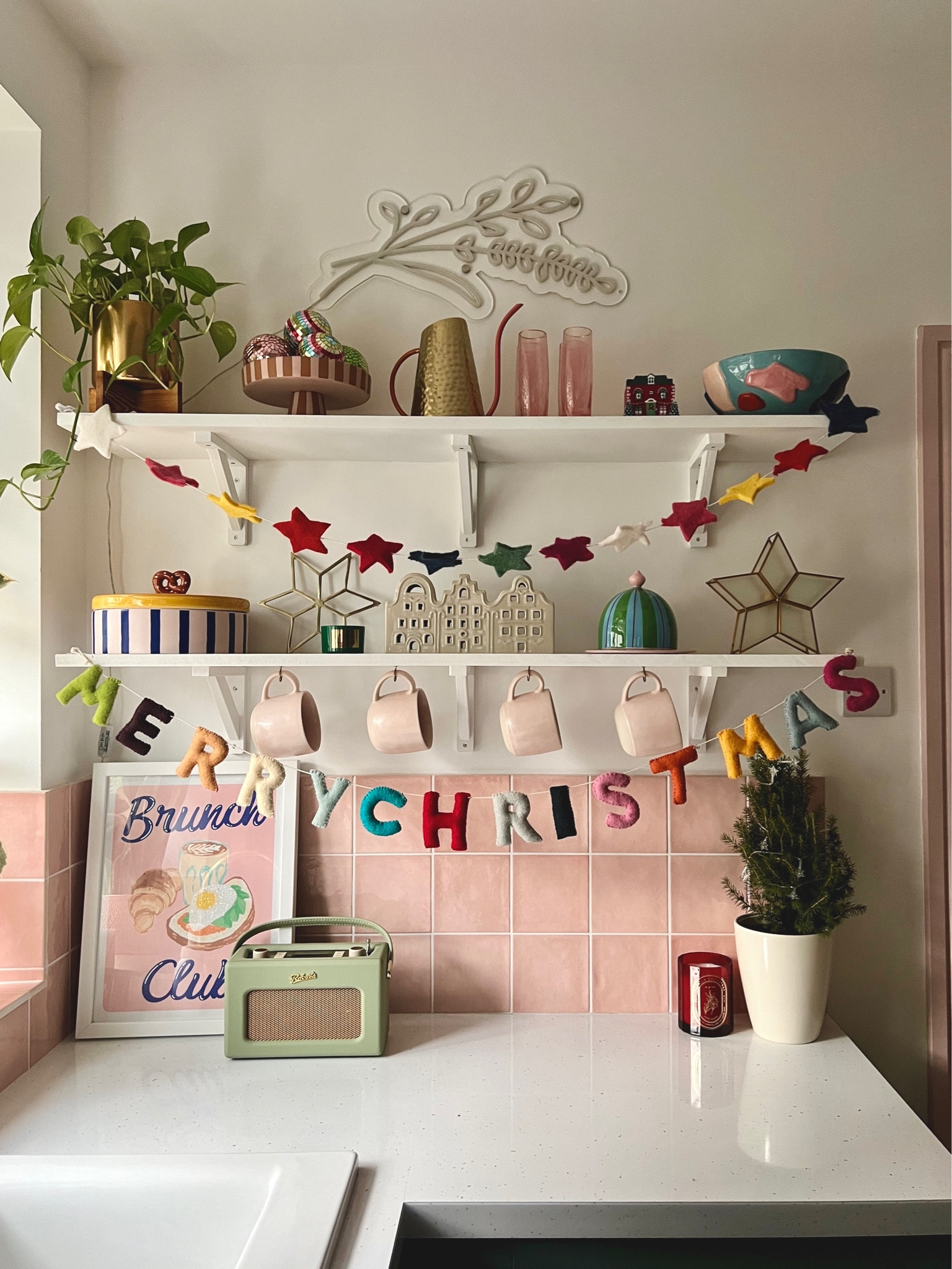 Christmas kitchen decor 

#LTKeurope #LTKhome #LTKSeasonal