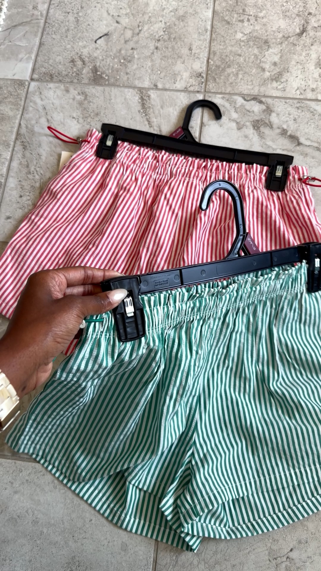 Comfy lightweight summer shorts that are stylish and the perfect length? Yes please. Wearing S, if unsure size up.