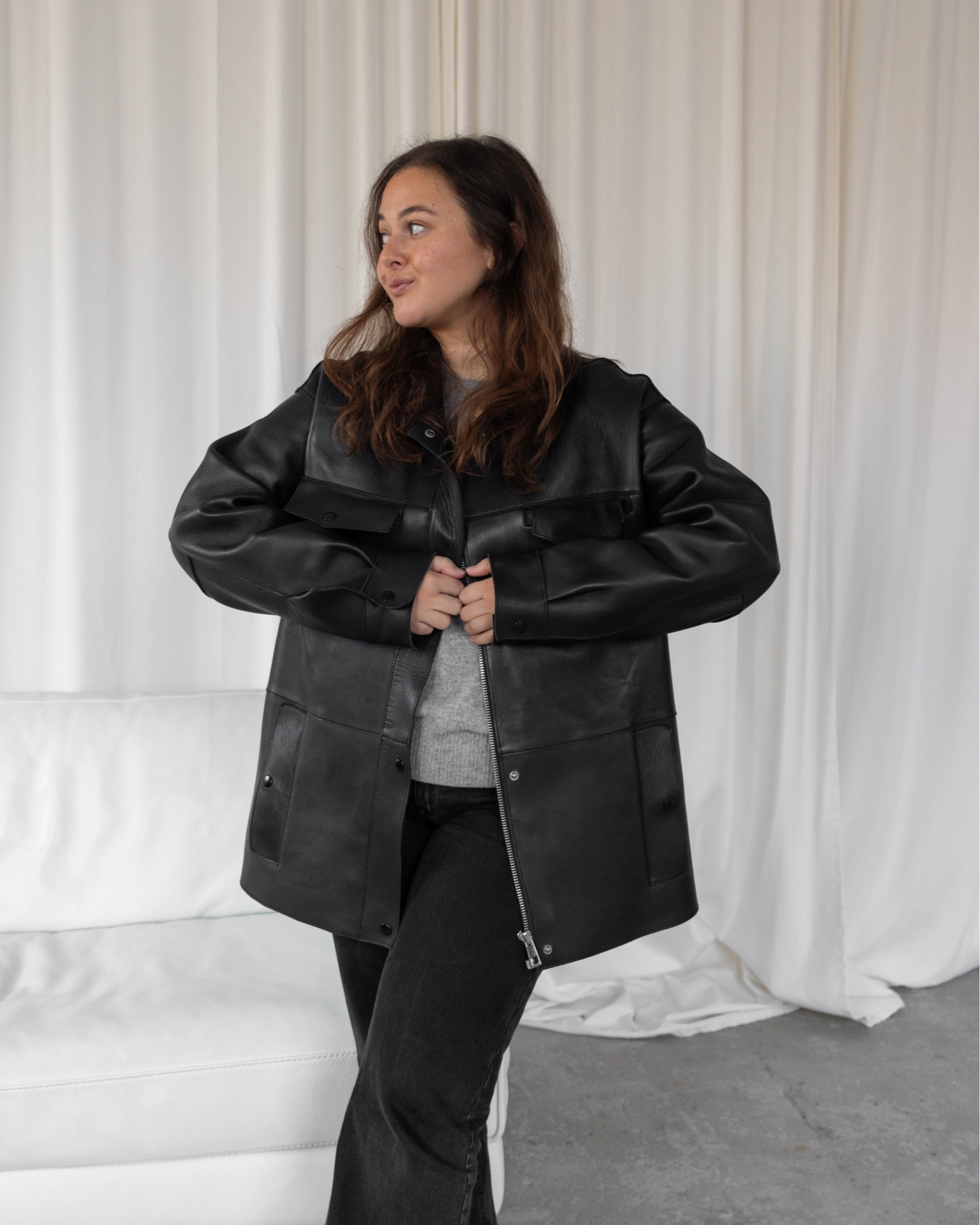 Daily outfit ideas. Inspired by minimal style aesthetic. Petite size fashion. Petite size style. Transitional outfit inspiration. Scandinavion fashion style. Oversized outfit. Follow @laura.cjg on Instagram and Tiktok for more daily outfit inspo. Cool girl summer outfits. Minimal style inspo. Mid size minimal style inspo. Petite size style inspo. Fall outfit ideas. Petite style. Petite fashion. Mid size fashion. Mid size style. Minimal outfits. Minimal work outfit. Casual chic outfit. Transitional outfit. Autumn outfit inspo. Autumn outfits. Layering. Chunky scarves. Capsule wardrobe. 

#LTKCyberWeek #LTKstyletip #LTKmidsize