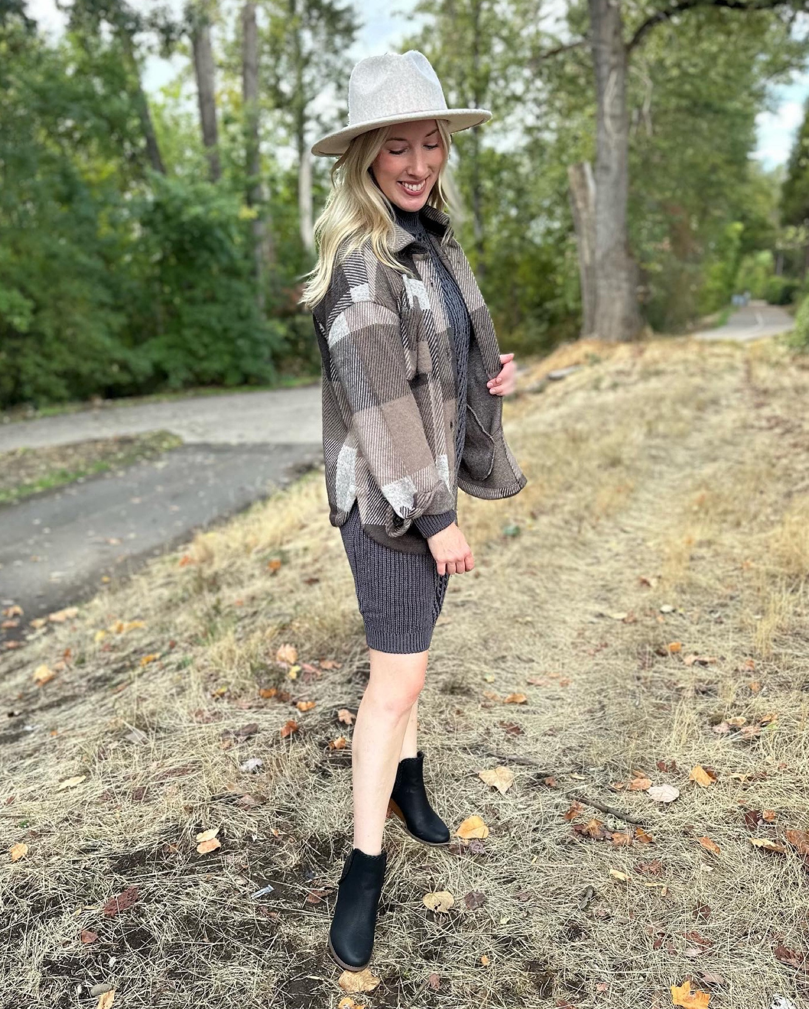 Sweater dress + shacket 🖤 

#LTKfindsunder50