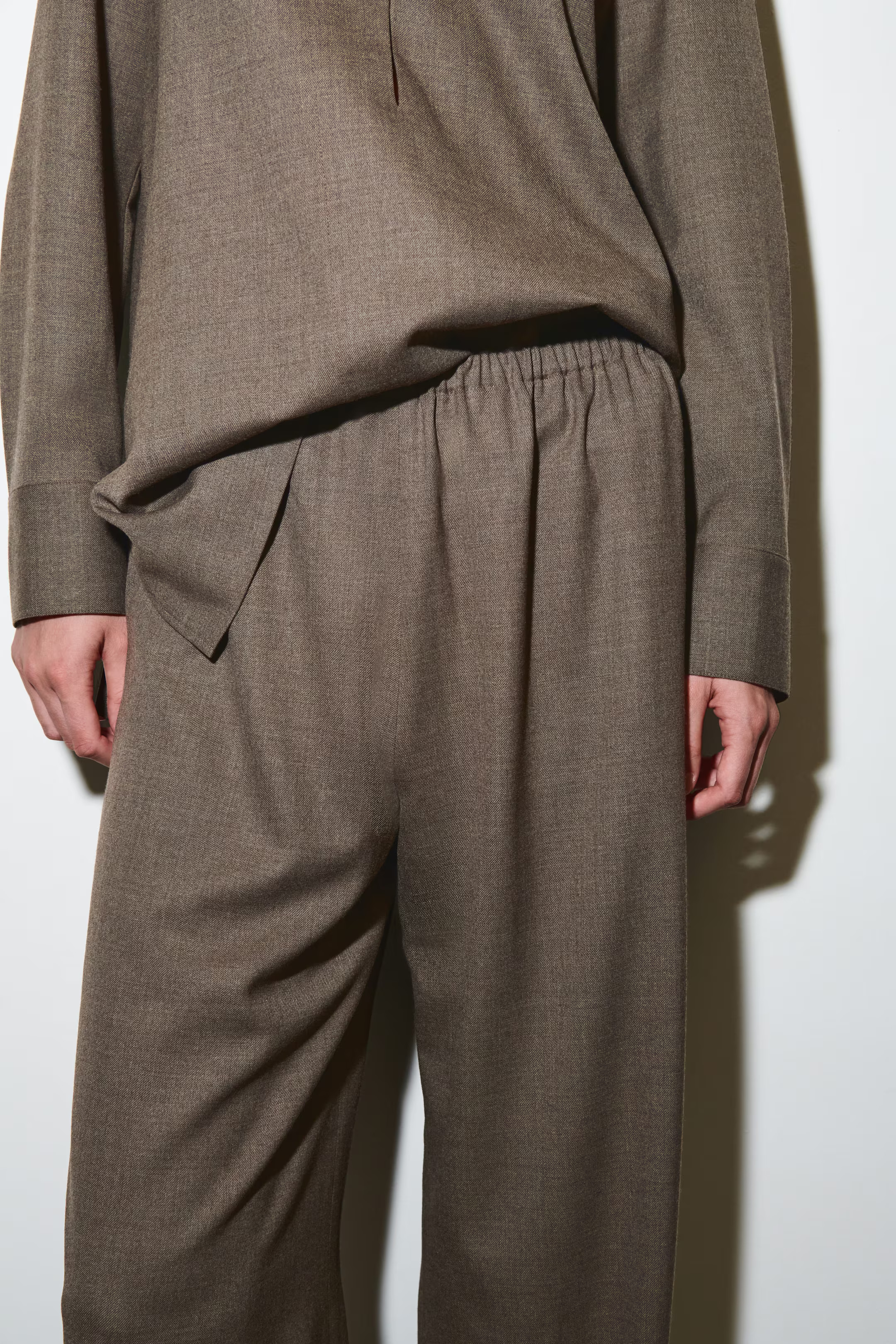 WOOL-BLEND WIDE-LEG TROUSERS - BROWN | COS | COS UK