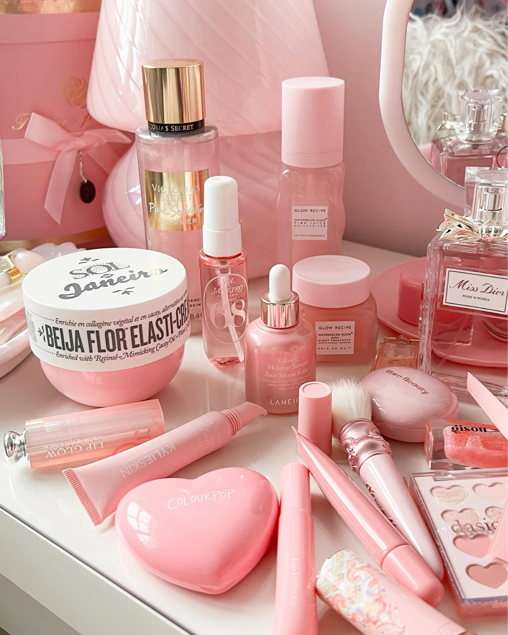 Girly moments 🧴💕🍥💄

.

.

.

#girls #thatgirl #pink #pinkaesthetic #pinkgirl #softgirlaesthetic #softpink #beauty #makeup #pinterest #cosmetics #beautyaddict #beautyobsessed #pinterest #pincollector #pinterestinspired #softaesthetic #softgirl #softglam #pinkmood #pinkvibes

#LTKSeasonal #LTKBeauty #LTKxTarget