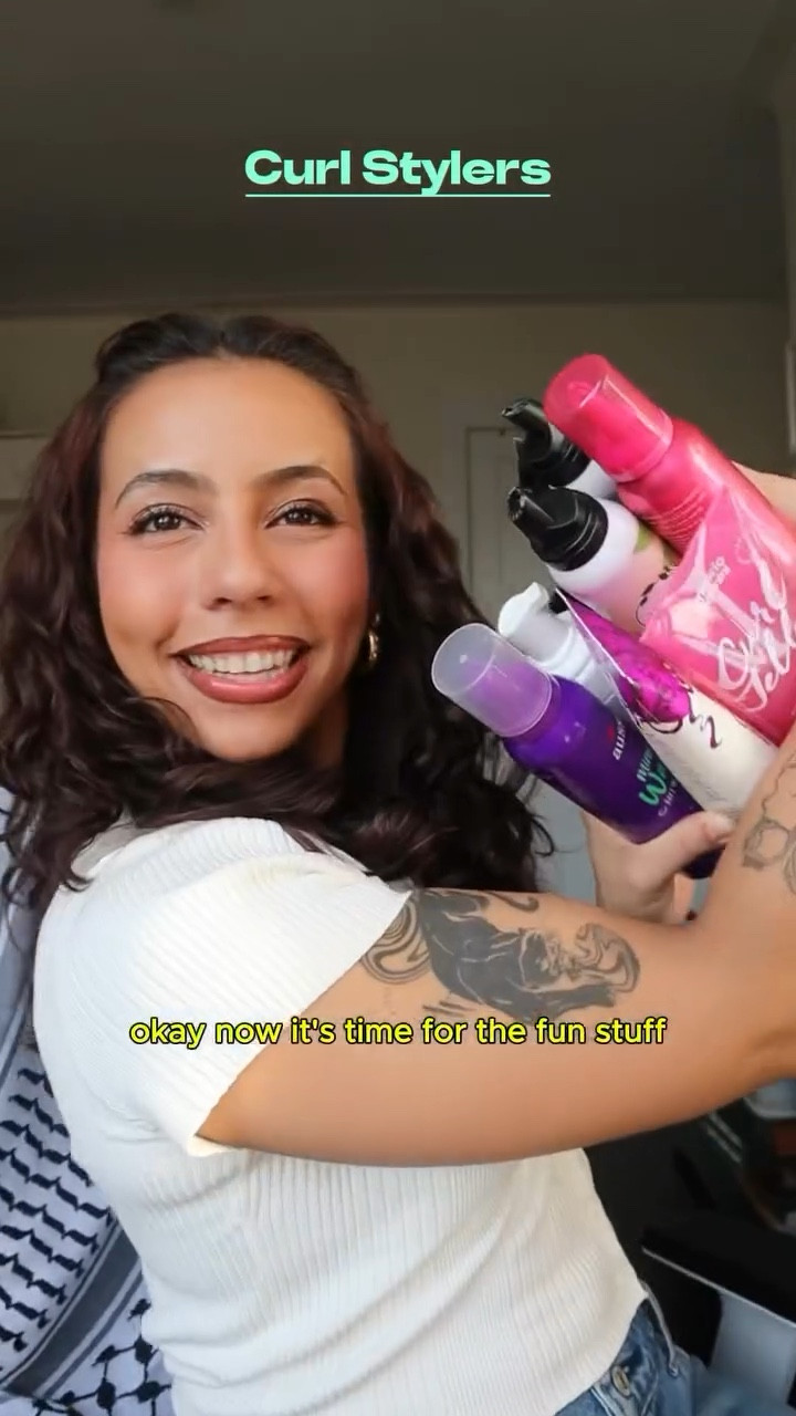 If yall want MORE Drugstore Hair recommendations, I also have a whole series dedicated to it! It’s called “Wavy-Curly on a Budget”, and I do entire wash/style curly hair routines for under $40🙂‍↕️👏🏽

Products Mentioned:
@herbalessences Pure Plants Volume S/C
@aussiehairusa Miracle Waves Shampoo/Condish
@dove Argan Oil & Repair S/C
@notyourmothers Curl Talk Defining Cream
@johnfriedaus Dream Curls Gel
@umbertogiannini Curl Jelly
@hairitagebymindy Curl Enhancing Foam
@aussiehairusa Miracle Waves Mousse
@herbalessences Volume/Curl Boosting Mousses
@umbertogiannini Curl Whip Mousse
@odelebeauty Hair Oil

#curlyhair #wavyhair #drugstorehaircare #affordablehaircare #budgetfriendlybeauty