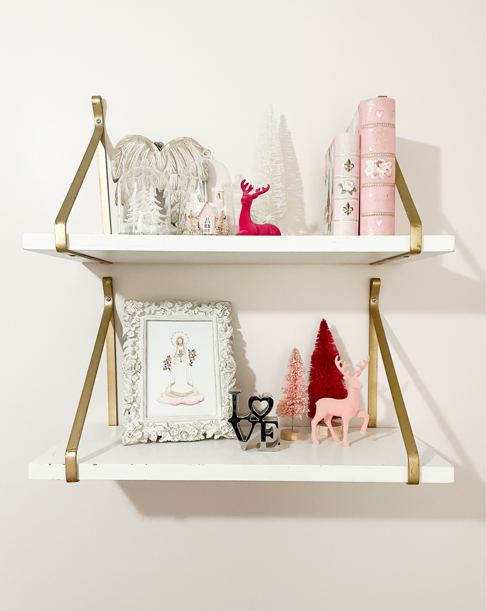 Christmas Decor for Girls Room

#LTKhome #LTKSeasonal #LTKHoliday