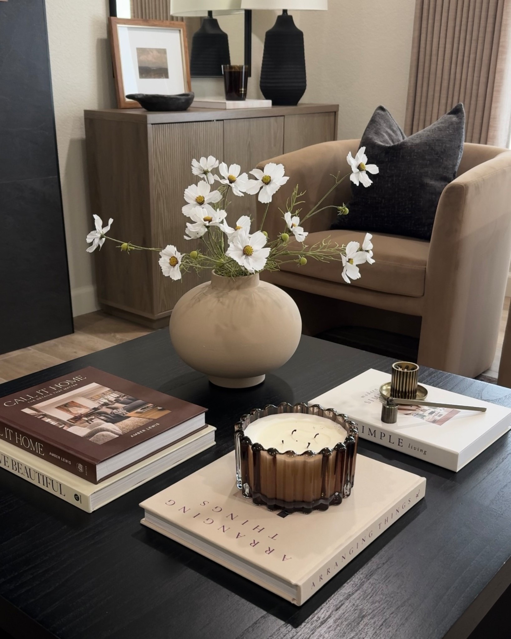 That spring cleaning feeling >>> decorating for spring always feels like such a fresh start!! 
•
•
Home styling, home decor, spring decor, spring decor inspo, coffee table styling, coffee table decor, home reset, shelf styling, shelf decor, spring kitchen decor 


#LTKSeasonal #LTKdayinmylife #LTKHome